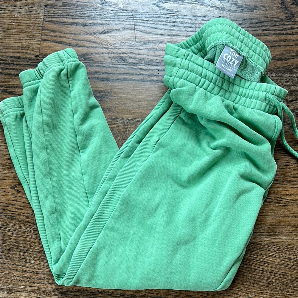 Green Aritzia TNA Cozy Boyfriend Sweatpants